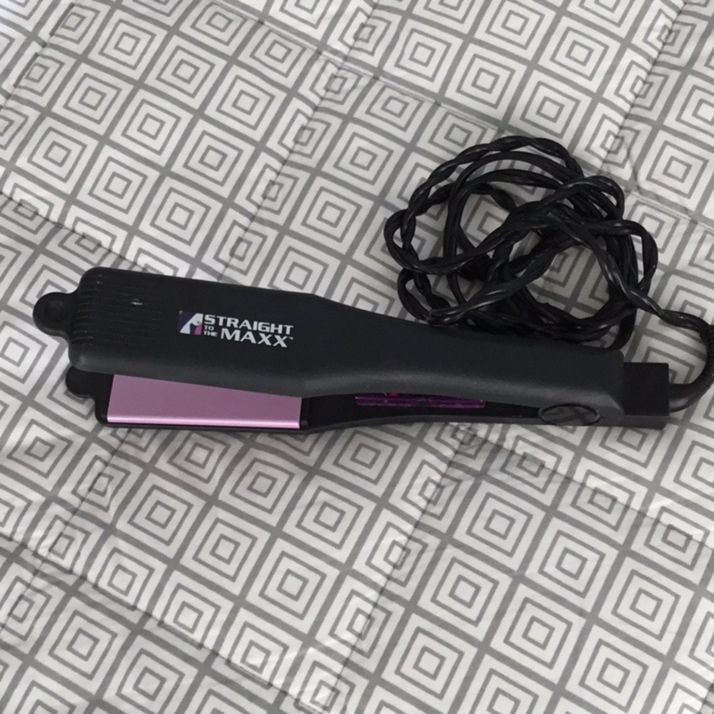 Straight to the Maxx Hair Straightener, Flat Iron